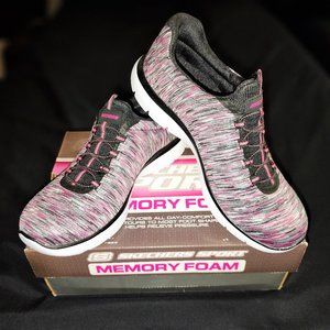 NEW Skechers Summits Light Dreaming Sneakers in Women's Size 8